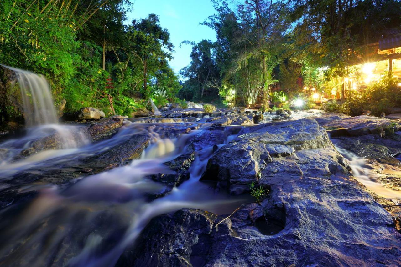 Sukantara Cascade Resort And Spa Mae Rim Exteriör bild