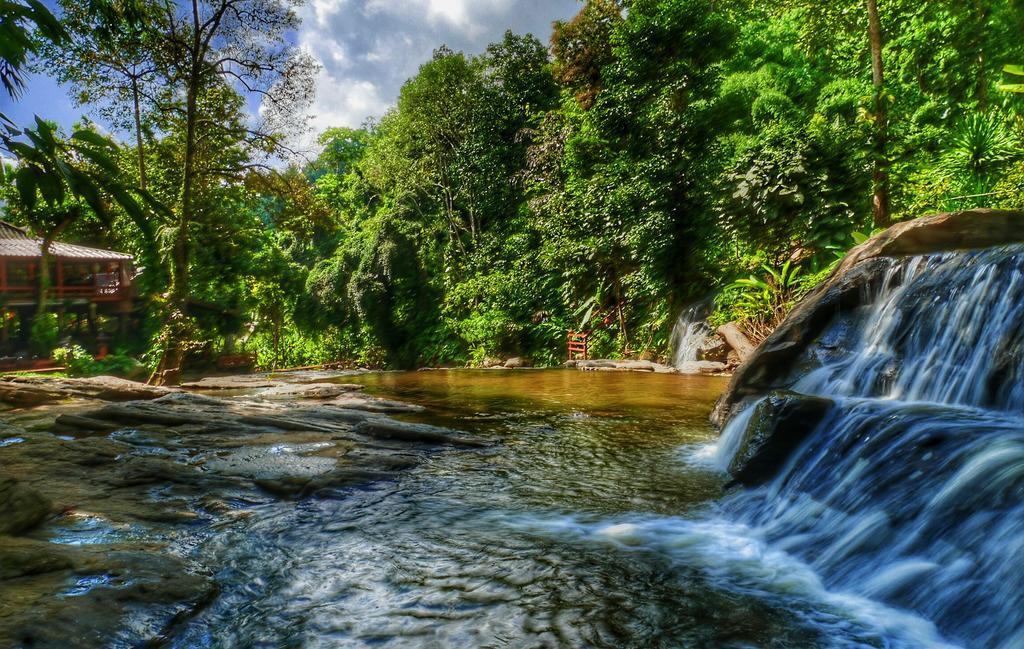 Sukantara Cascade Resort And Spa Mae Rim Exteriör bild